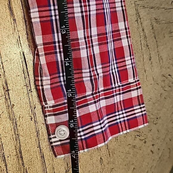 Red plaid button down shirt boys size 6 Tommy Hilfiger - Picture 7 of 8